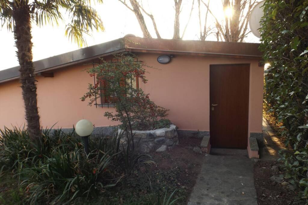 Como Lakeside Cottage - Lakefront Private Garden With Private Access To The Lake Onno Exterior photo